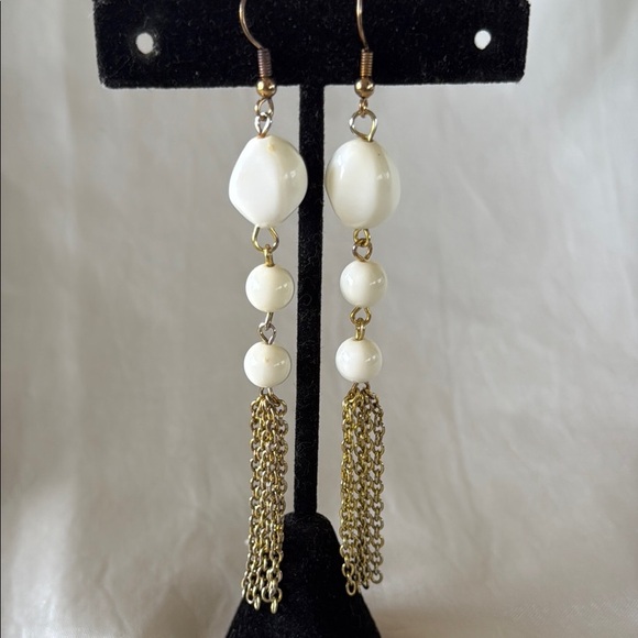 Vintage Off White Bead & Gold Chain Fringe Dangle Earrings - Picture 1 of 8